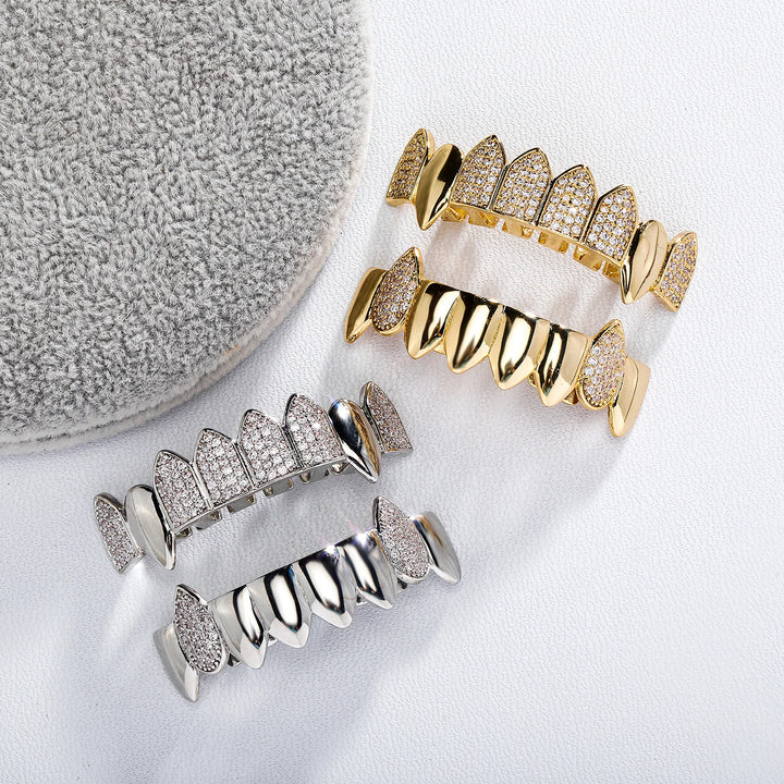 [Top and Bottom] Silver Deep Cut Iced Out Fang Grillz