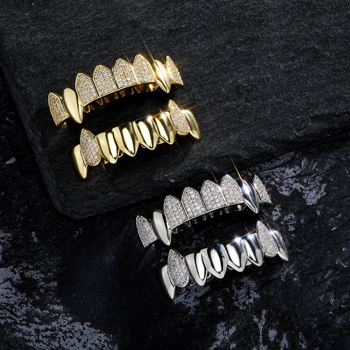 [Top and Bottom] Silver Deep Cut Iced Out Fang Grillz